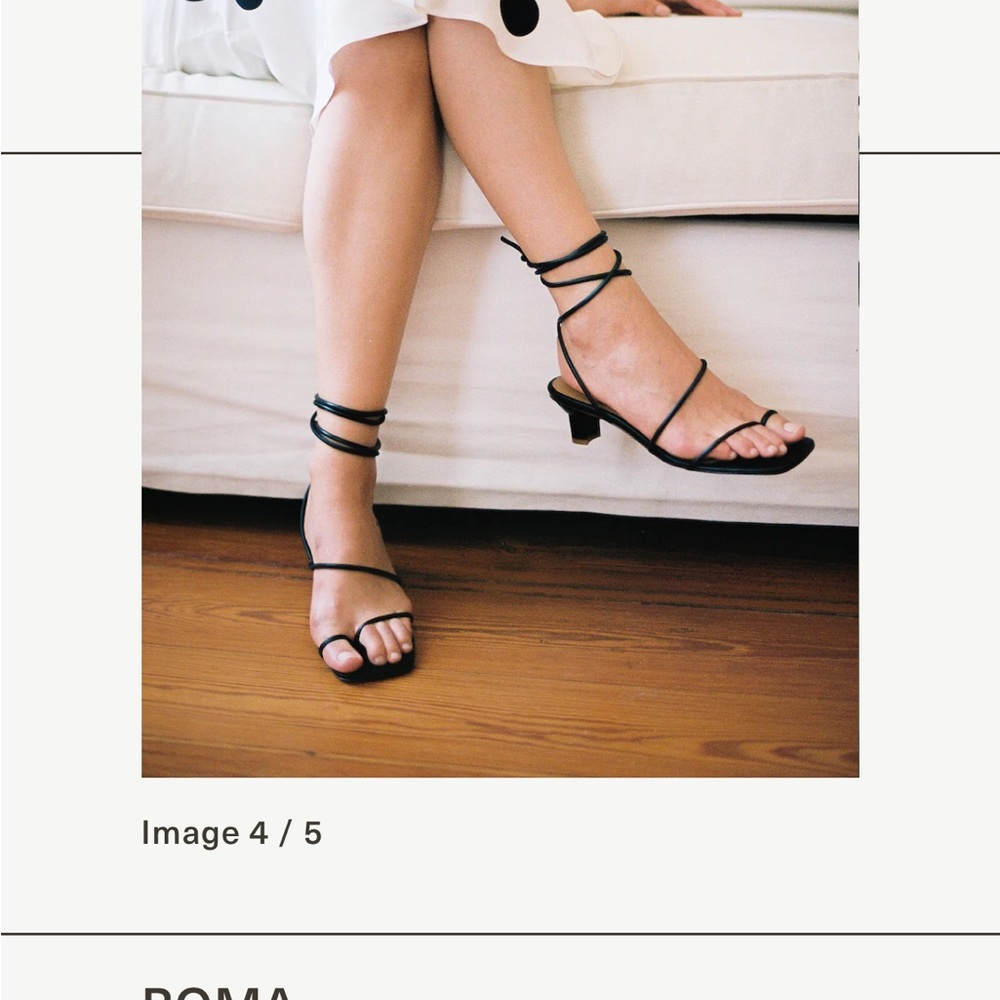 LOQ Black Strappy Sandals